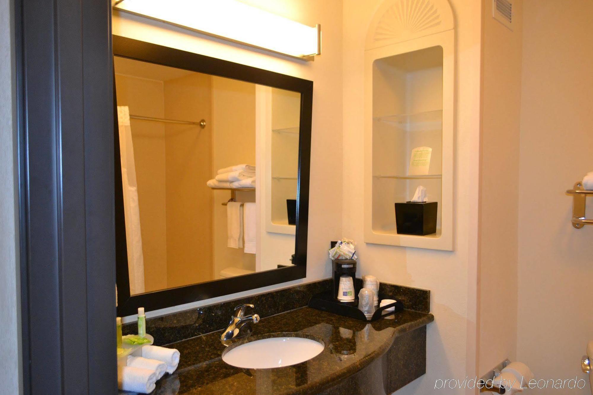 Holiday Inn Express Hotel And Suites - Odessa By Ihg Exteriör bild